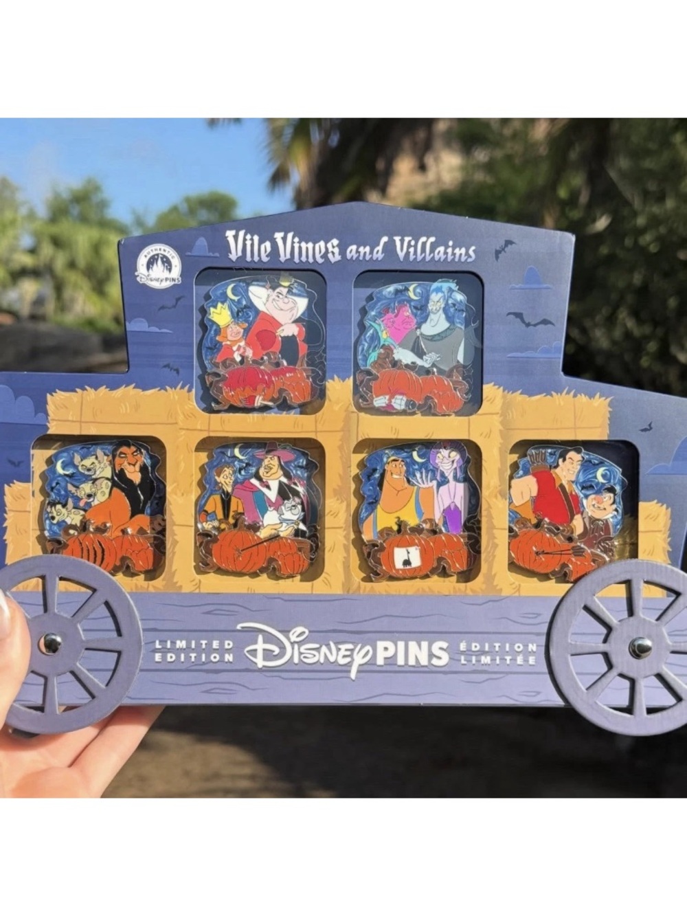 Disney Parks 2026 Halloween Villain Box Pin Set with Chaser Pin LE 2000 New